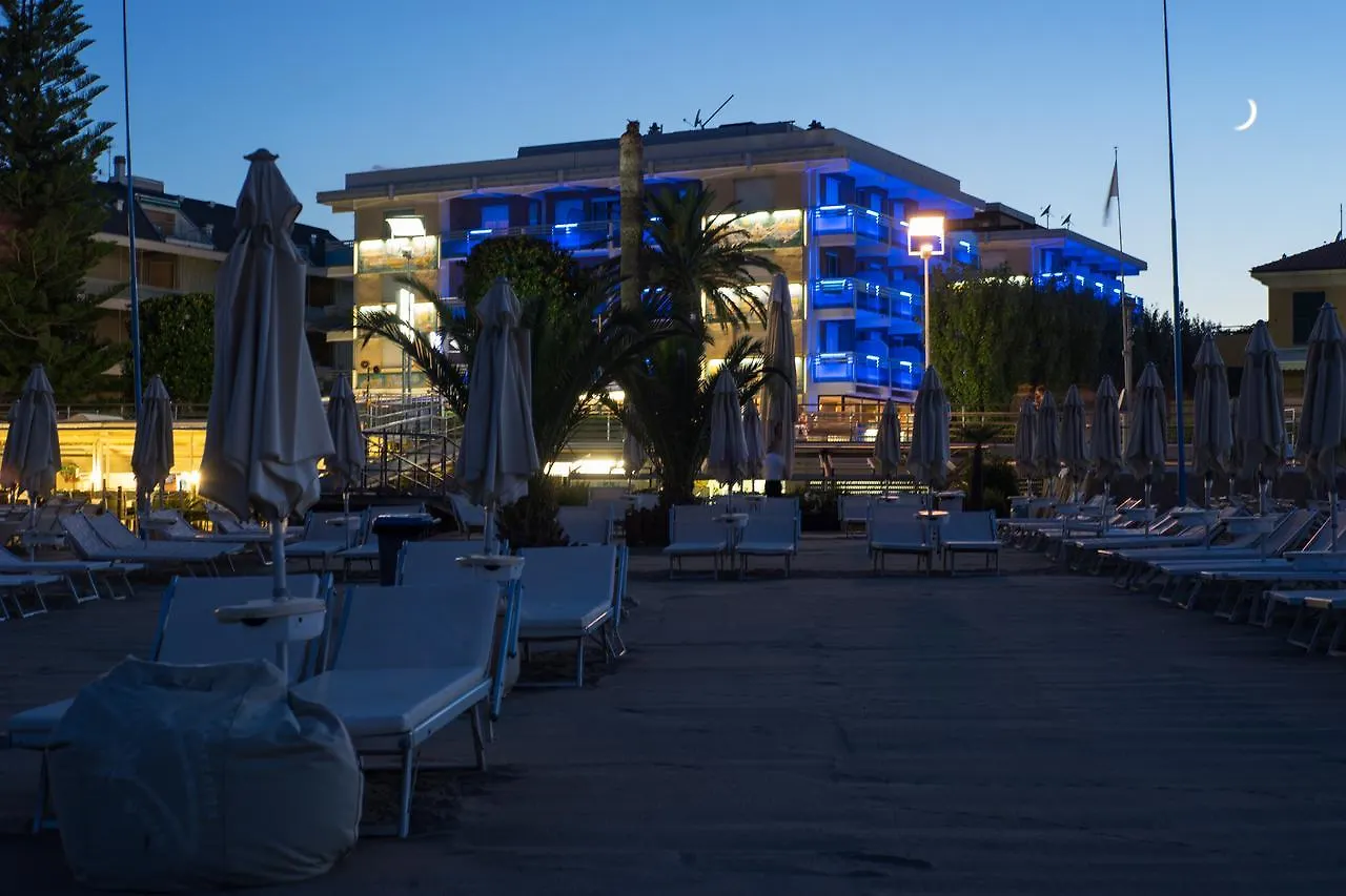 Hotel Garden Lido Loano 4*,
